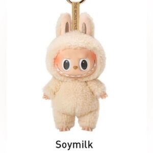 POP MART Exciting Macaron Labubu *Soymilk*